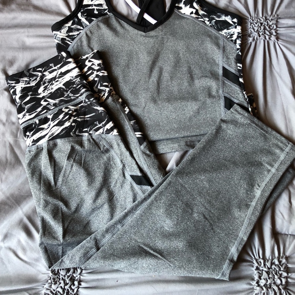 Work out clothes - Picture 2 of 2